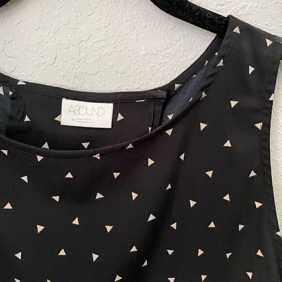 Abound Sleeveless Blouse with Button Open Back Size Medium - Picture 9 of 10